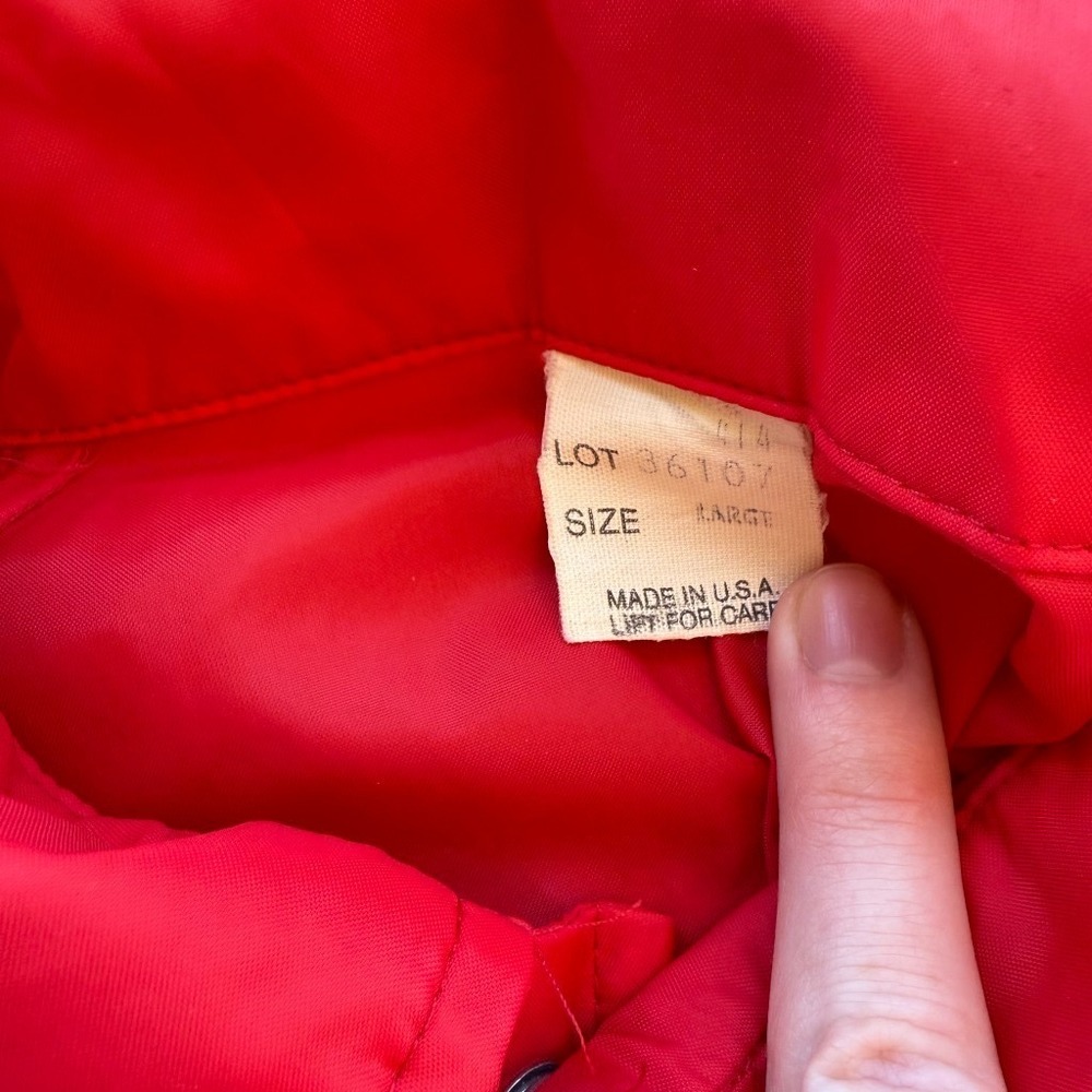 Vintage Red Jacket Pumps Snap Button Windbreaker Jacket USA Made Mens Large - Picture 4 of 7